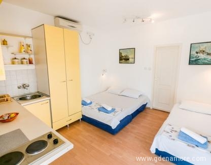 Апартаменти Надя, , частни квартири в града Bijela, Черна Гора
